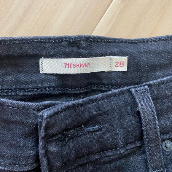 Levi’s 711 distressed skinny jeans black - Picture 3 of 4